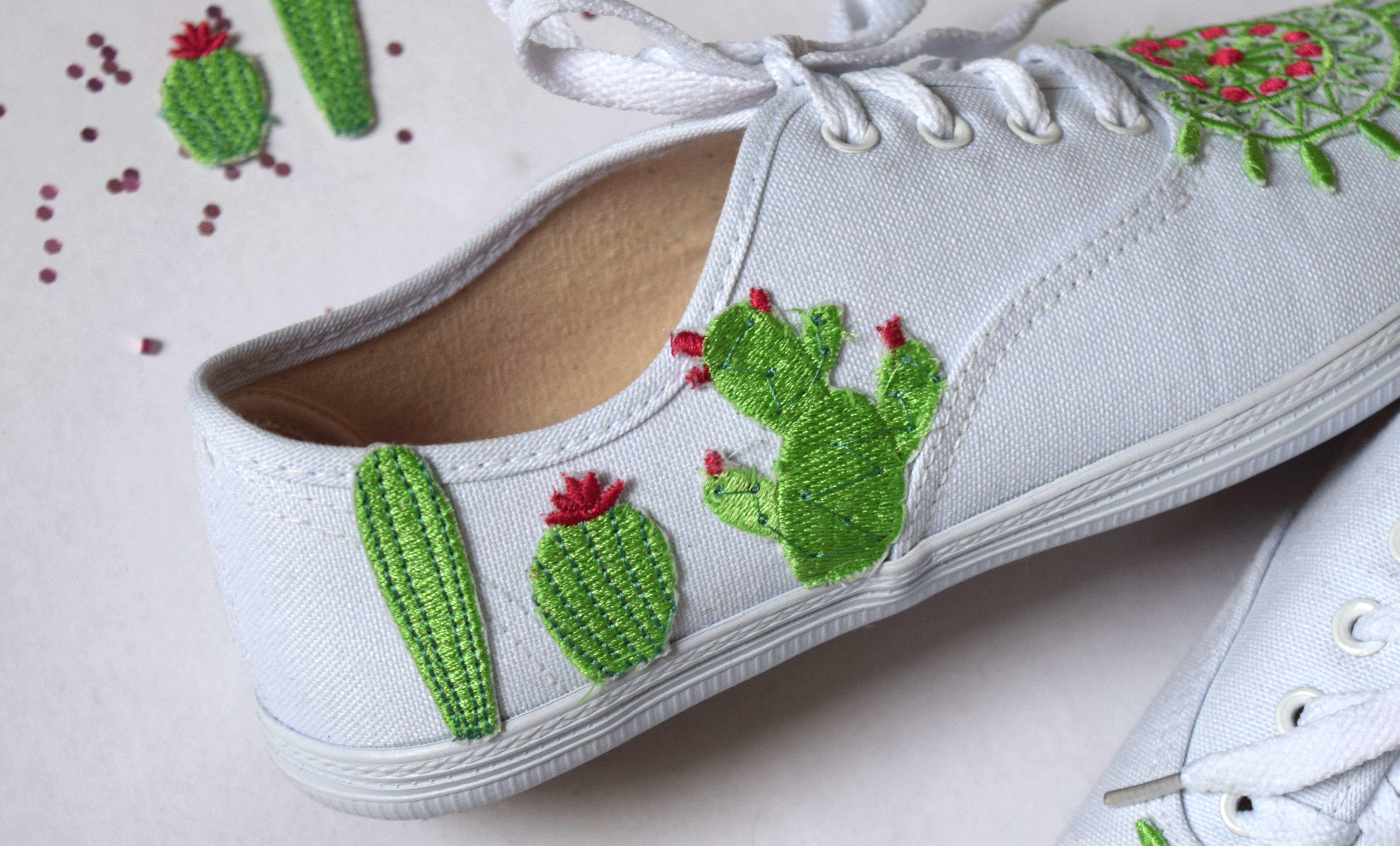 Janome Skyline S9: Embroidered Shoes and Cactus Lou Box Top Hack